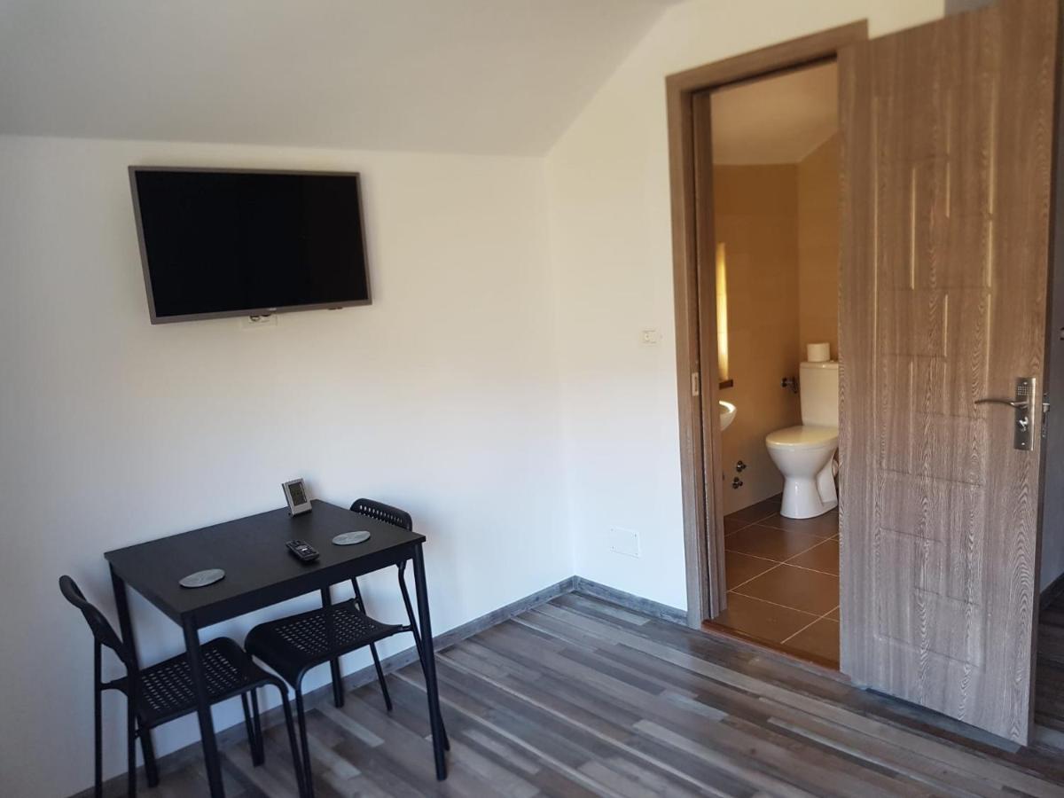 Hotel Viata La Tara Cerna Cerna  Zewnętrze zdjęcie