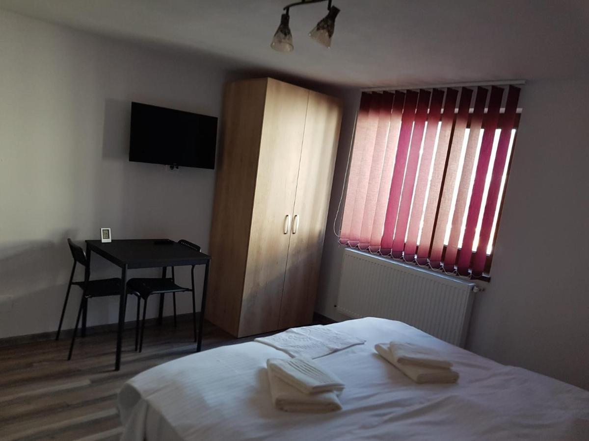 Hotel Viata La Tara Cerna Cerna  Zewnętrze zdjęcie